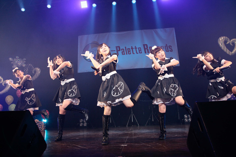 LinQ released the MV for their new single ”CHIKU-TAKU” !