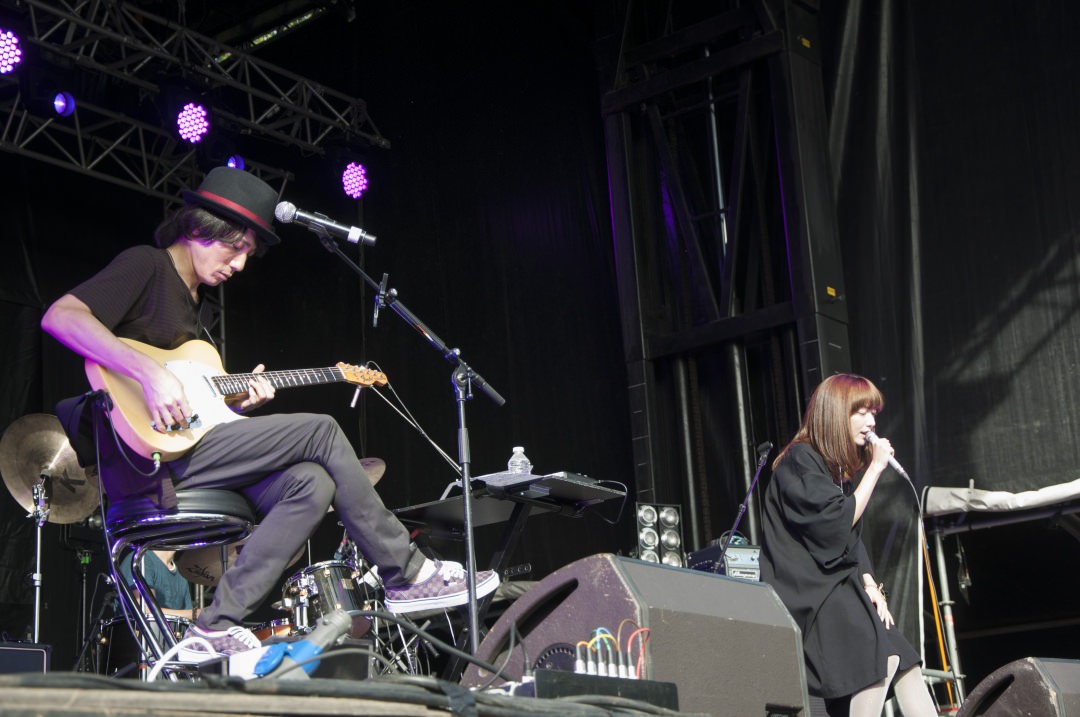 moumoon to broadcast the digest footage from their first live performance in France!
