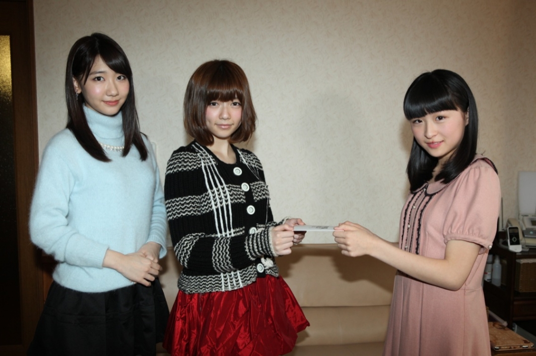 Paruru responds lovely, Yuko hugs, AKB draft candidates greeted by Captains