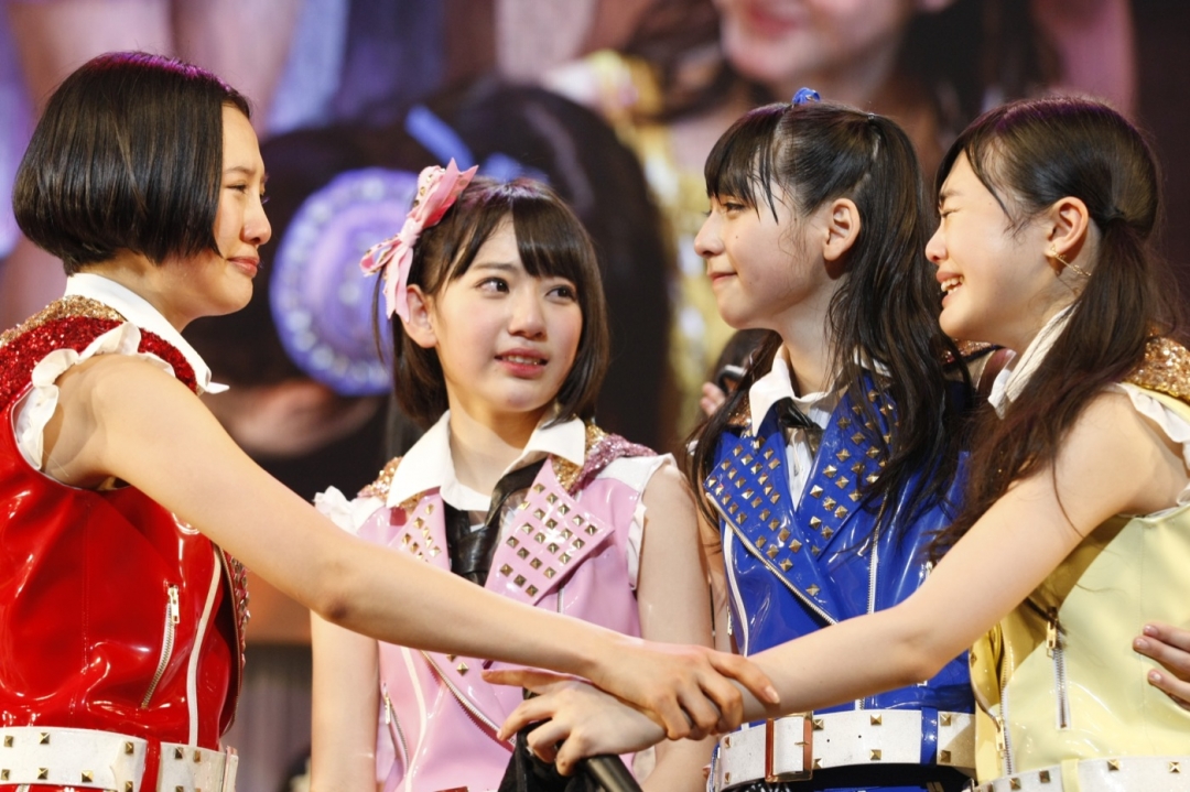 HKT48 kick off their first one-man tour with Morning Musume’s “The☆Peace!” and Announce New Team