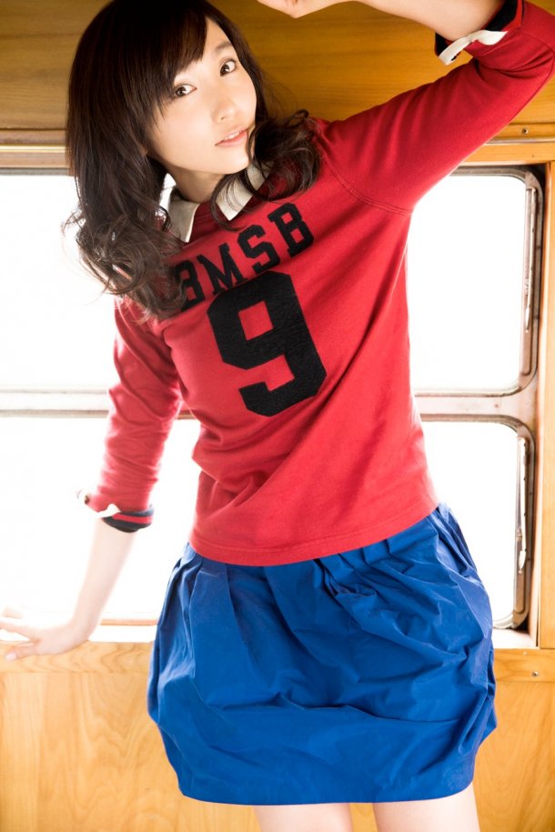 Risa Yoshiki Reveals the MV for New Song “Watashi, Motto” to be included in “PENTOMINO”