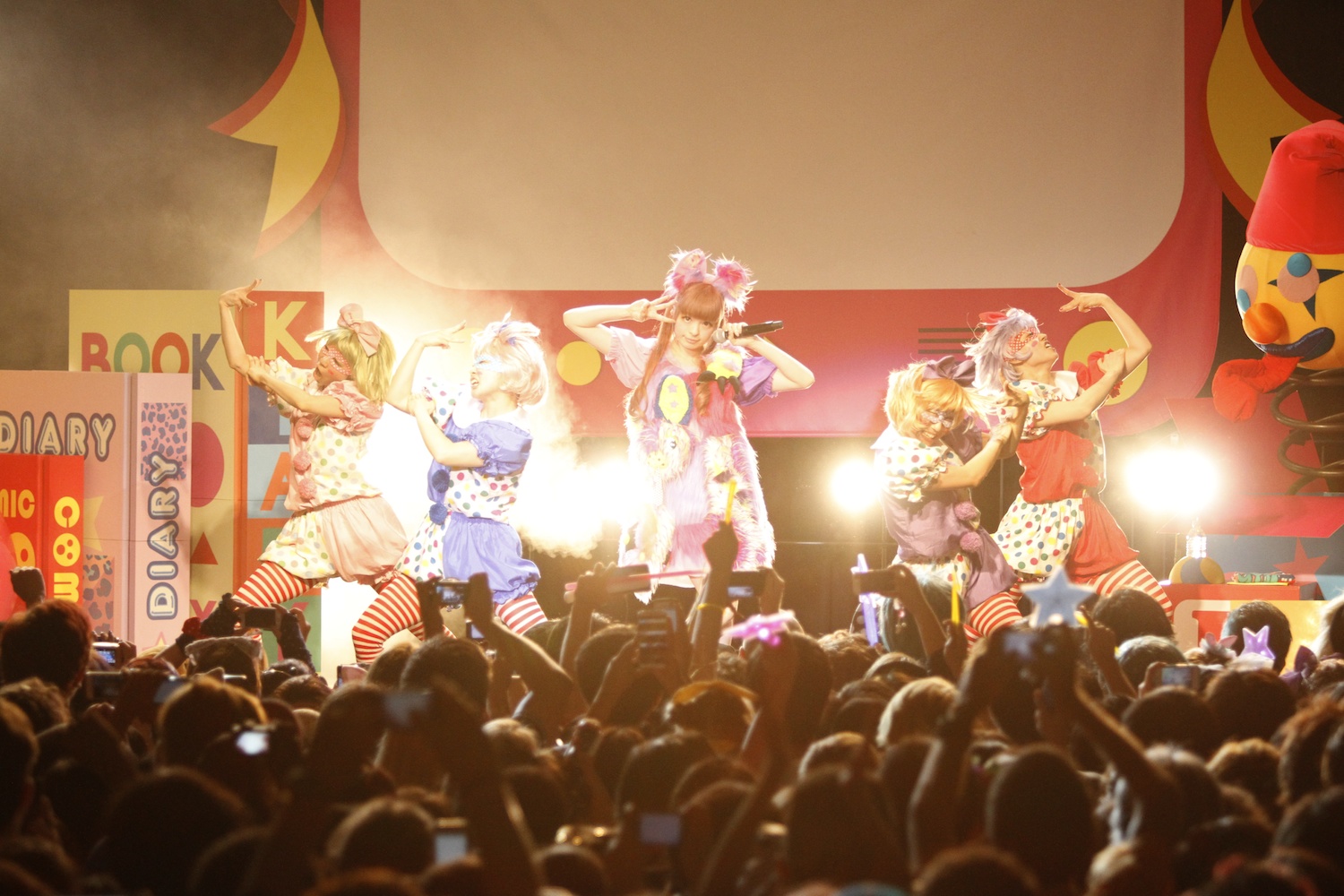 The Japanese pop princess Kyary Pamyu Pamyu Wraps Up her 1st Show in Sydney!