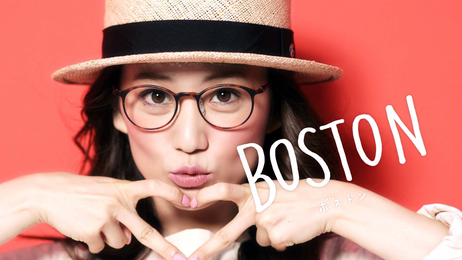 Usual, Cute, and Special. Yuko Oshima Shows Various Looks in Glasses!