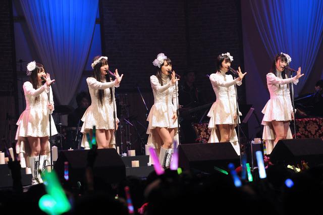 Media of Momoclo’s acoustic live events “Momoiro Yobanashi” are finally released!!