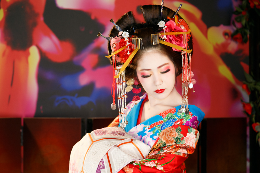 Studio ESPERANTO Transforms Customers into Glamorous Oiran!