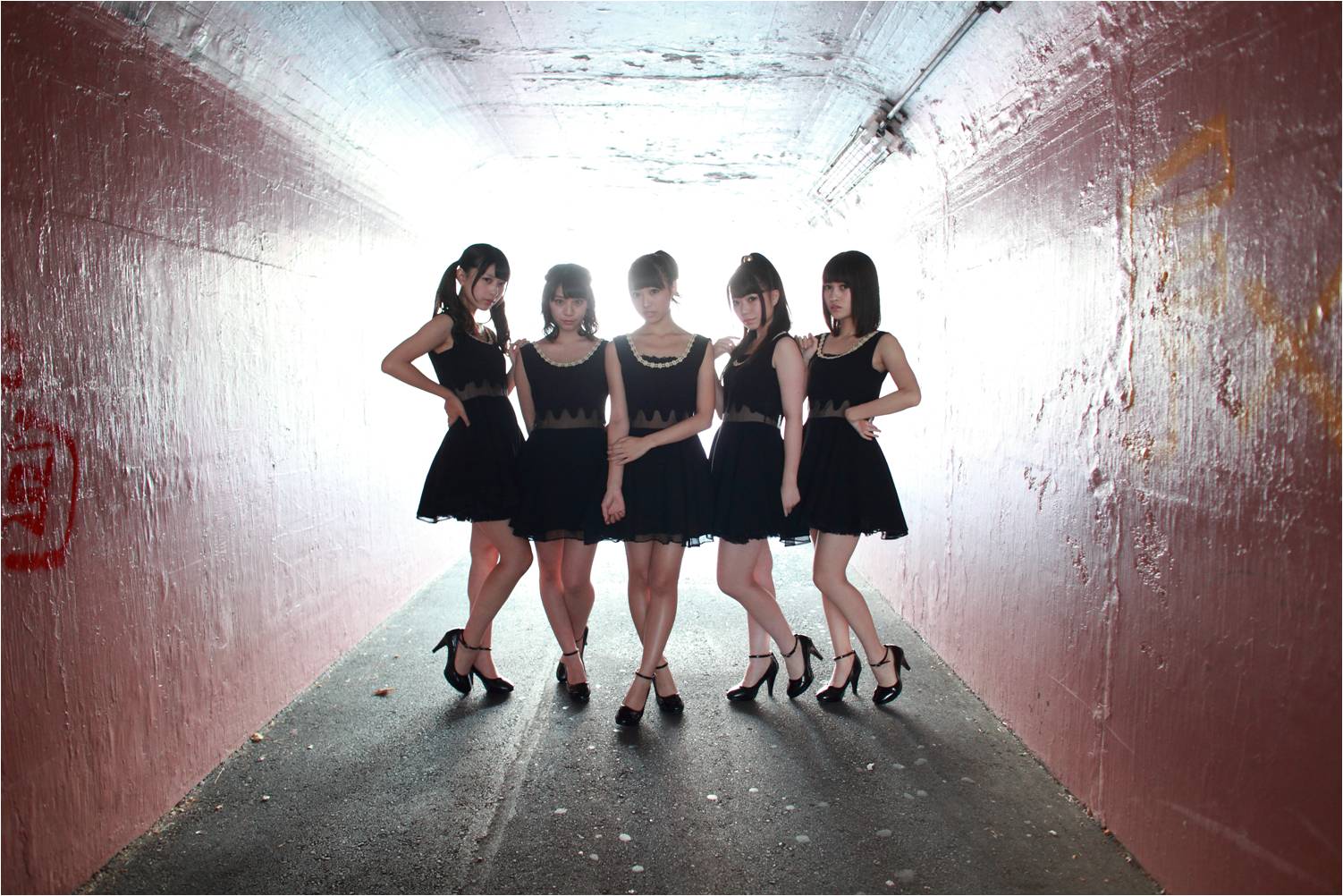 3minutes Reveals Debut MV for “Panorama World” Featuring LED Shoes!