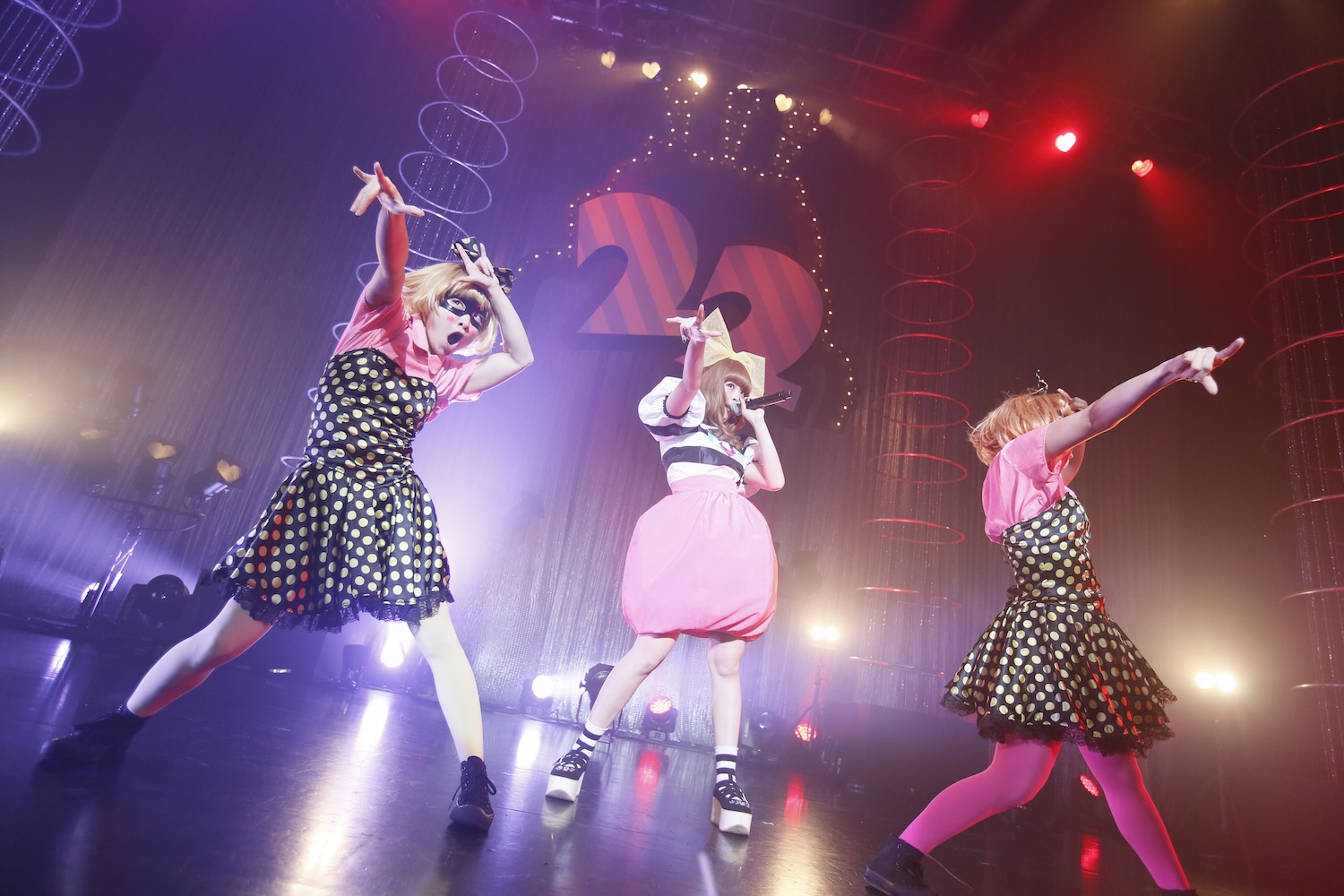 Kyary Pamyu Pamyu Performs Her New Single at Her 22nd Birthday Event!
