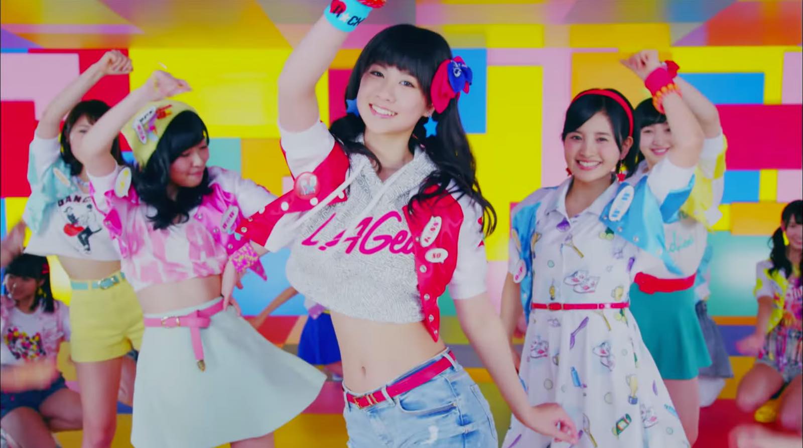 Popcorn! Rock! Hawaii! Chameleon Schoolgirls? HKT48 Reveals MVs for the Coupling Songs From “12 Byo”!