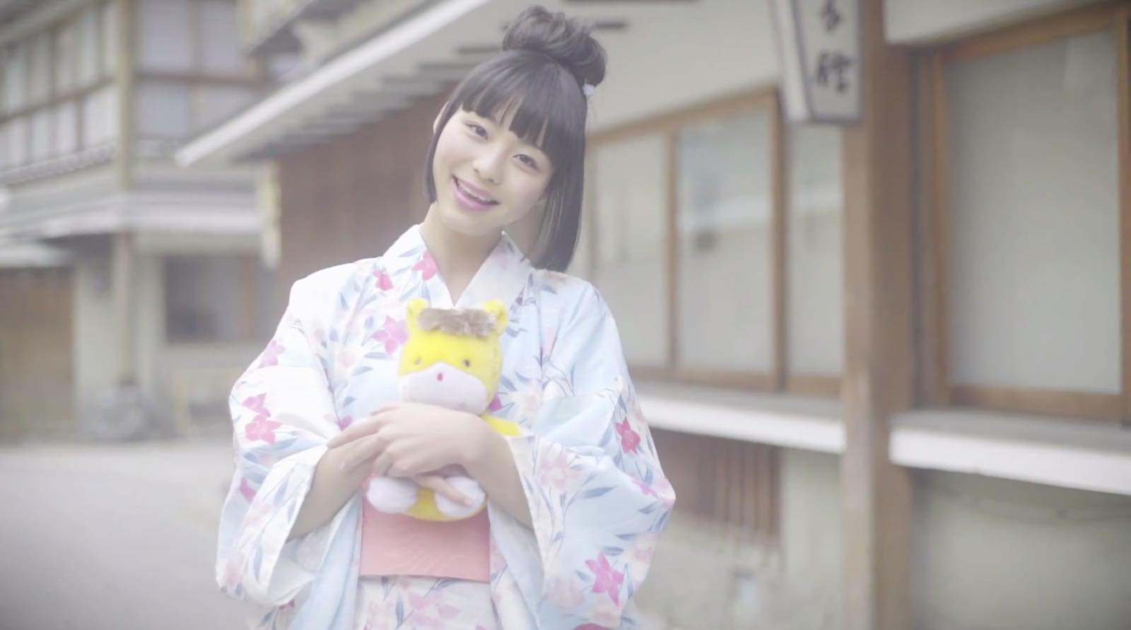 Yufu Terashima Goes to a Gunma Onsen in the MV for “Fuhehehehehehehe Dai Sakusen”!