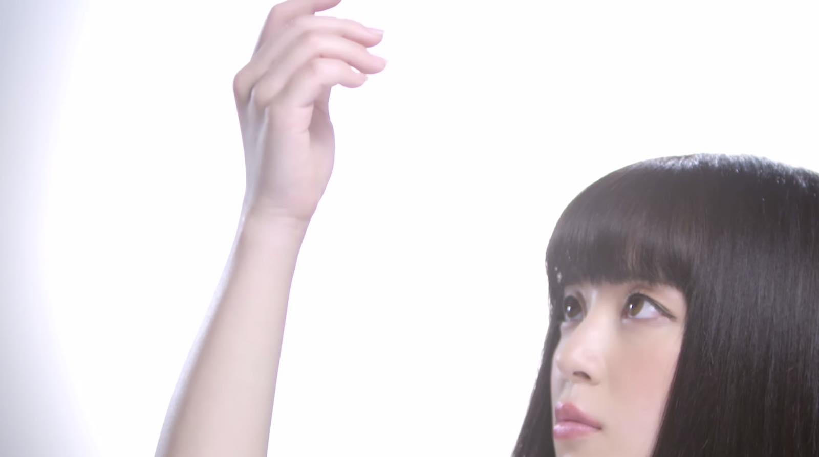 Koeda Makes Her Solo Debut With the Intense MV for “DanSin’”!