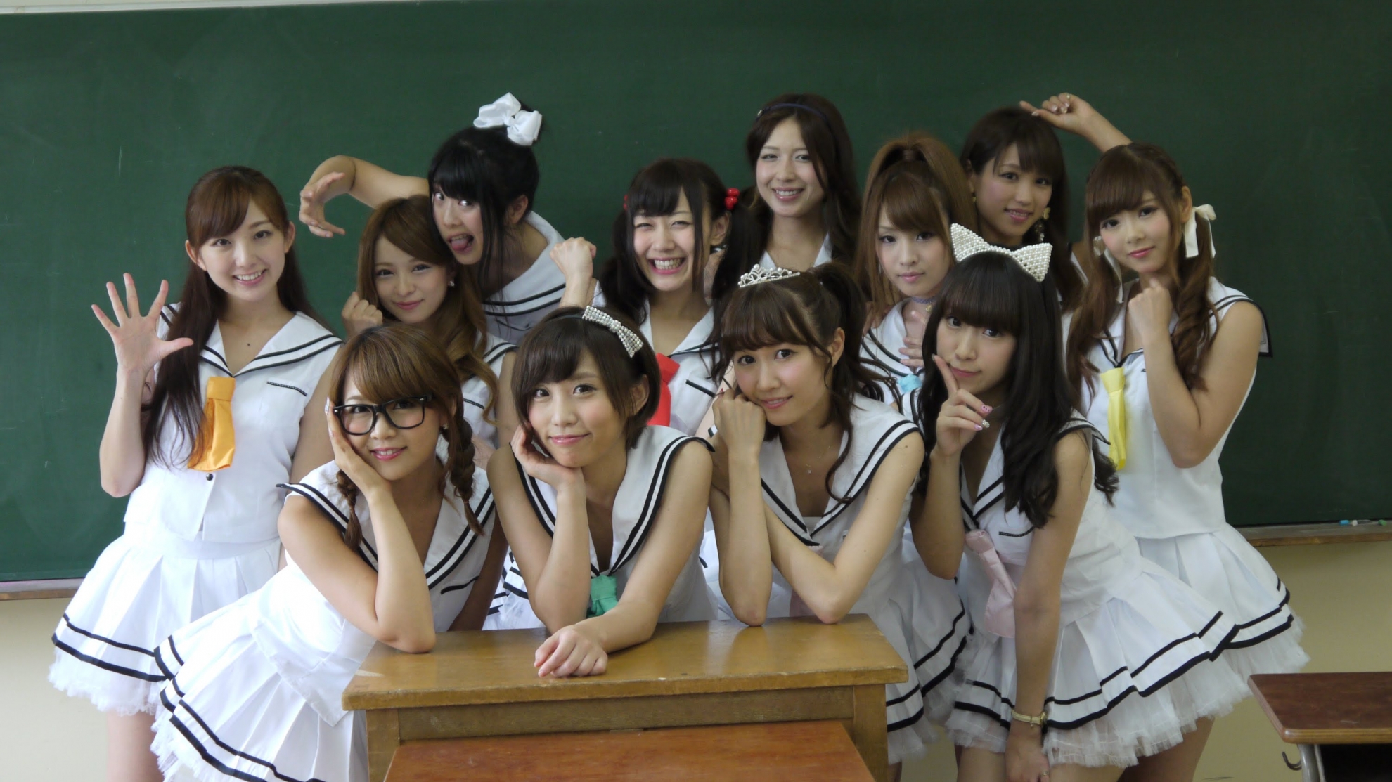 Don’t Look at Our Underarms! Onna Juku All Stars Show off the MVs From Their Major Debut Single!