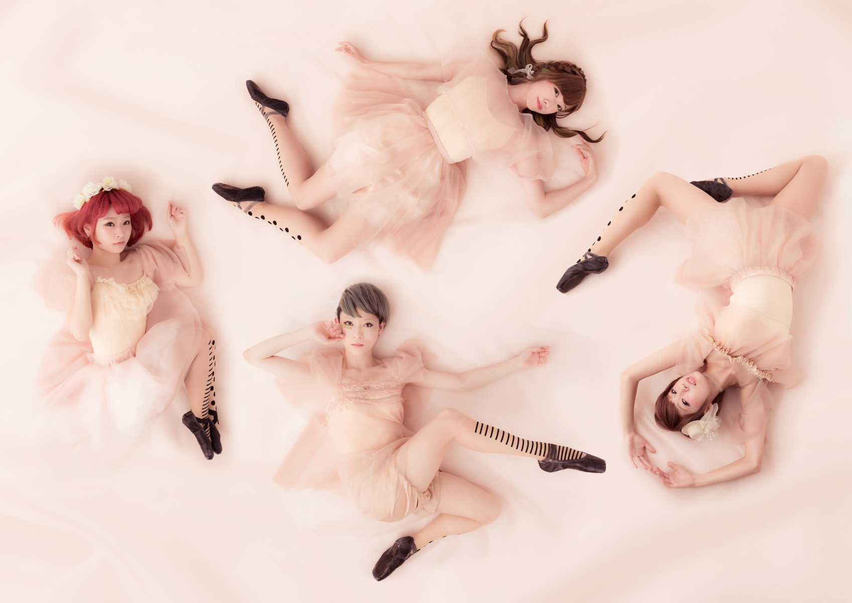 Stand on Your Tiptoe! Color Pointe Released Their First Mini Album All Around the World!　