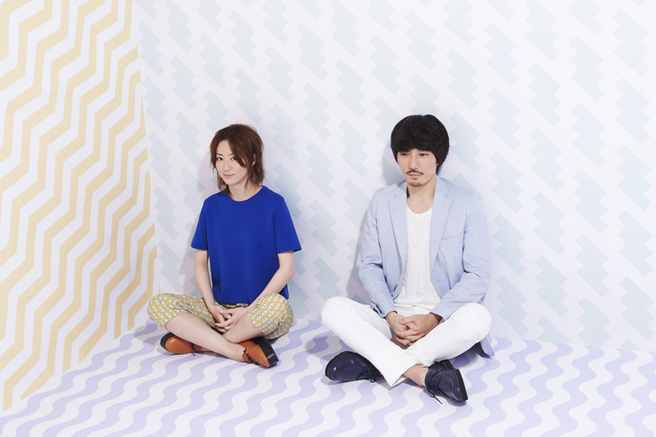 Electro Lights Singing in the Streets of a Night City in moumoon’s New MV “cocoon”