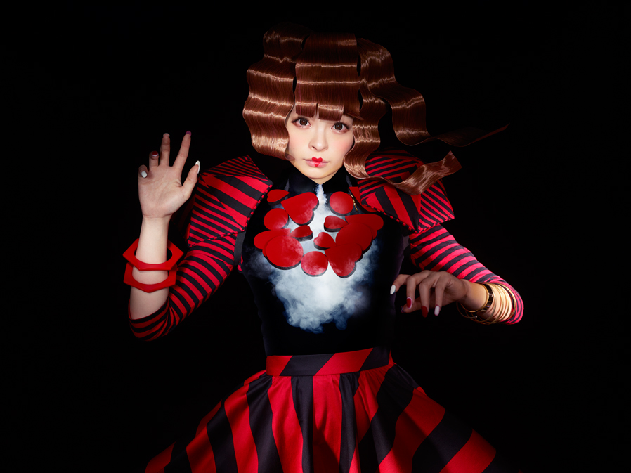 Kyary Pamyu Pamyu Investigates a Mysterious World in the MV for “Crazy Party Night〜Pumpkin no Gyakushuu〜”!