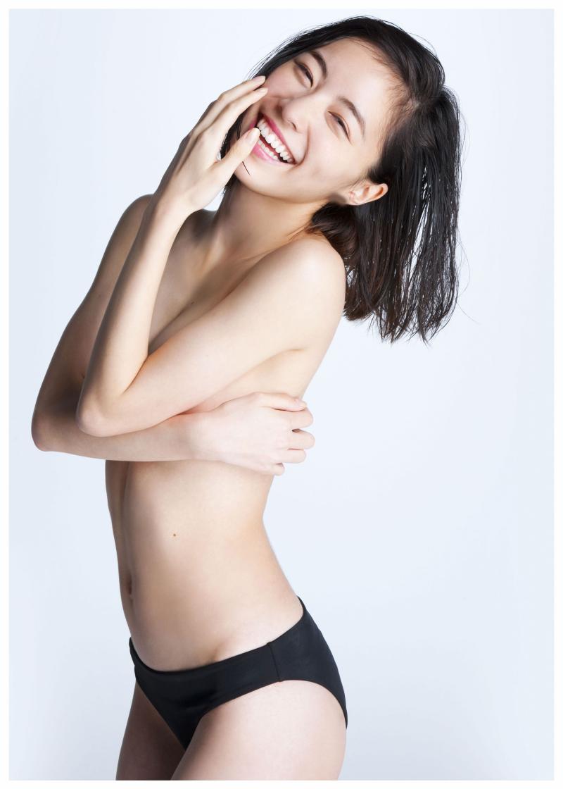 Jurina Matsui Reveals Everything in Her First Photo Album “Jurina”!