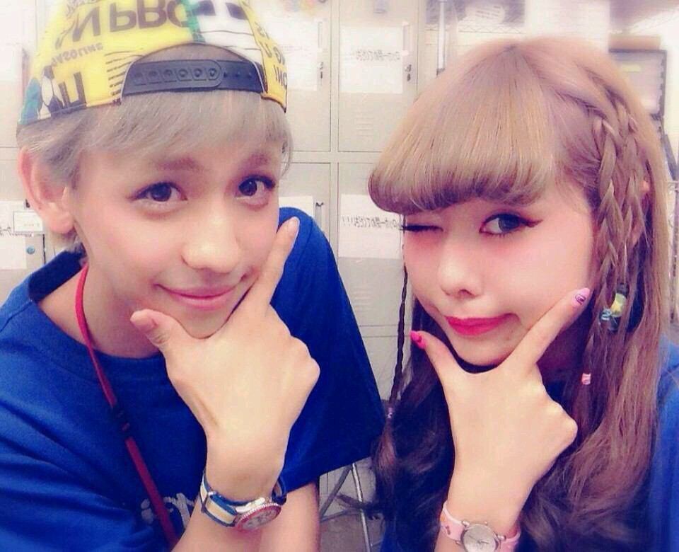 Always Together Forever and Ever Everywhere? Close-up on the Creativity of Popular Couple SNS!