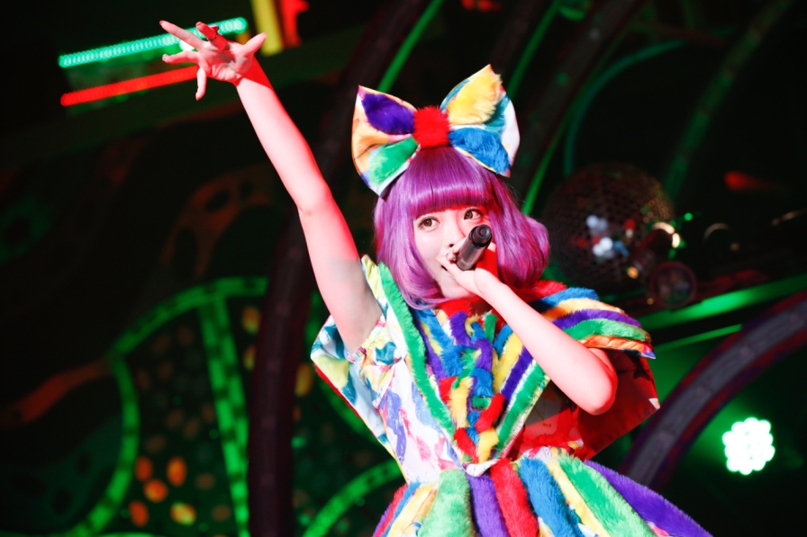 Welcome to Crazy Party at Nightclub! Kyary Pamyu Pamyu Kicks Off her Nationwide Tour “Crazy Party Night 2015”