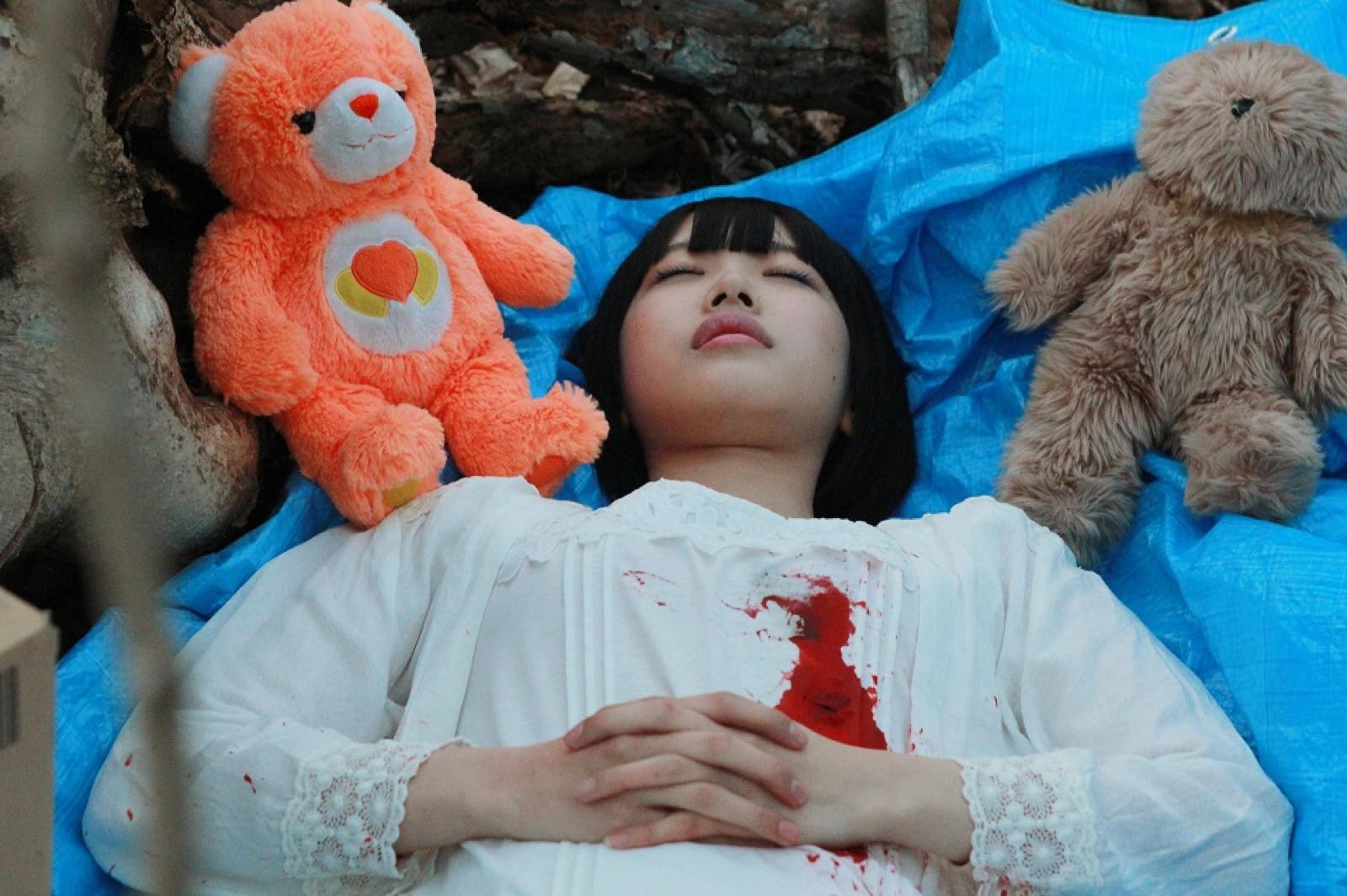 Yurumerumo! Dance With a Corpse? Photos From Upcoming Film “Onna no Ko yo Shitai to Odore” Unearthed!