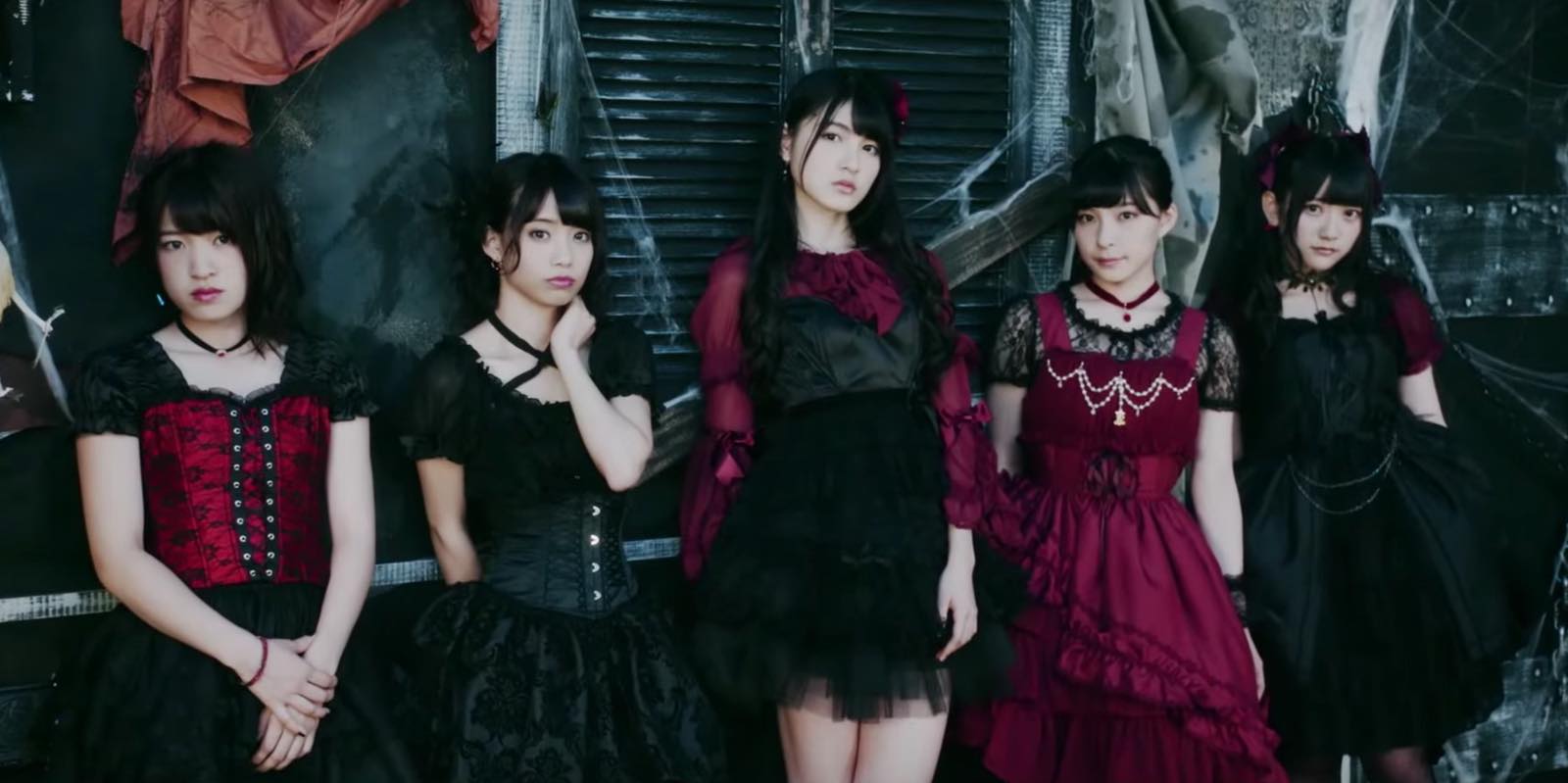 Teasing Friends With a Kiss? Time-Traveling Nako? HKT48 Releases Preview MVs from 6th Single!
