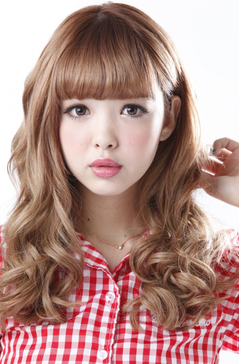 How Dokumo, “Amateur Fashion Models”, Have Been Making Impacts on Japanese Girls’ Fashion Culture