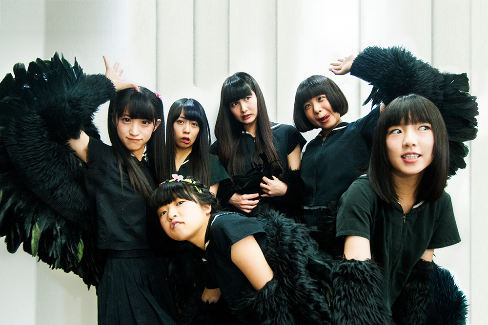 BELLRING GIRLS HEART Reveal a MV “ROOM 24-7” from Their New Album “BEYOND”