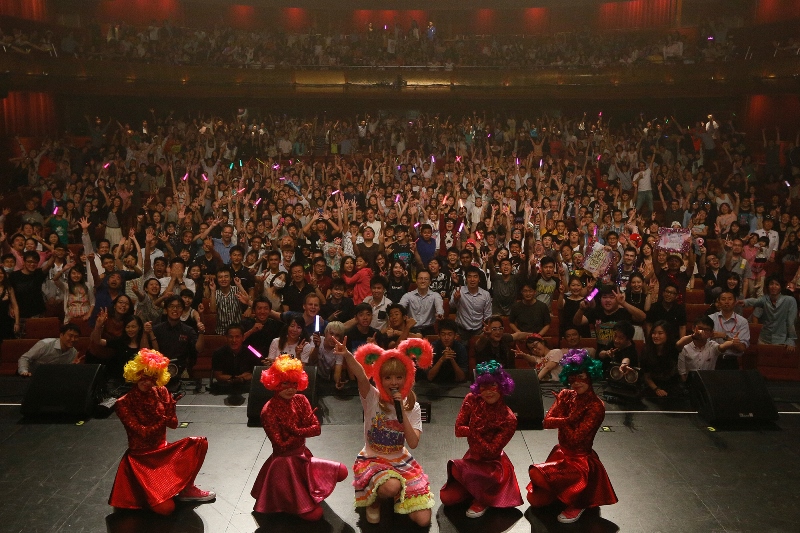 Kyary Pamyu Pamyu Begins Her World Tour with Great Success in Singapore with Her Colorful and Mesmerizing Stage!