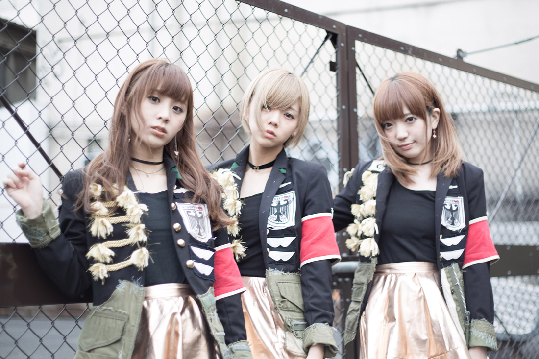 manaminorisa Heat Up For Summer in the MV for “Manatsu no April Fool”!