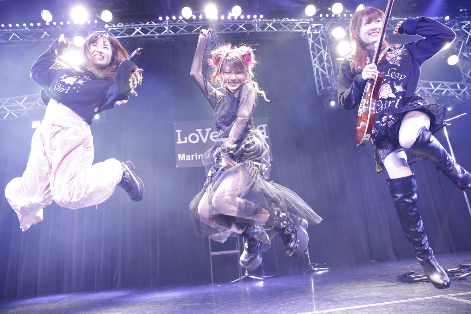 LoVendoЯ Begins Anew! Mini-Album Release Announced at Fan Club Event!