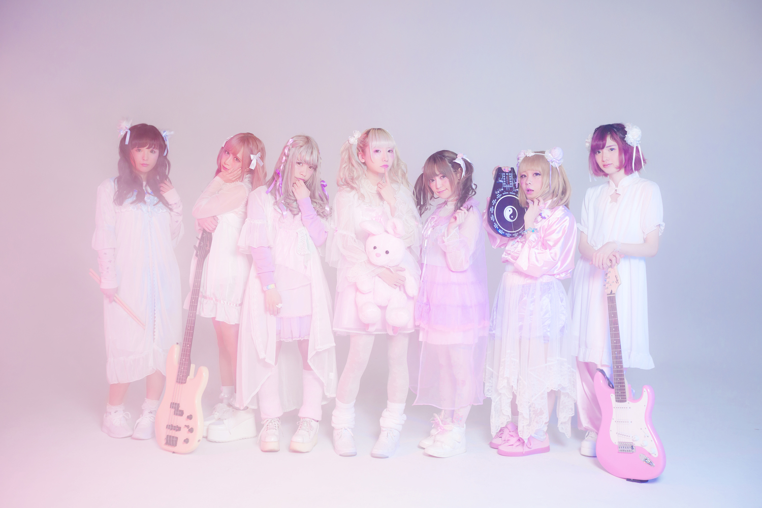 Strawberry Syndrome Liven Up a Vocaloid Classic With the MV for “Melancholic (band ver.)”!