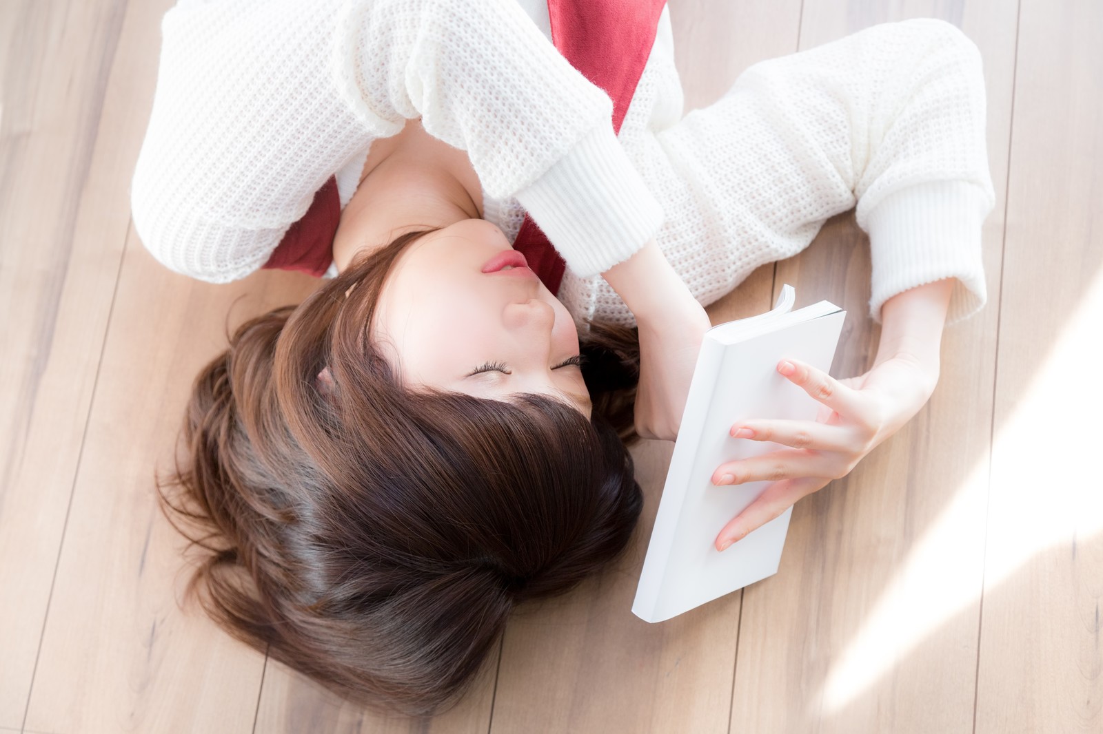 Writing Names in Red Ink? Standing Tea Leaves? : Japanese Superstitions You Might Not Know