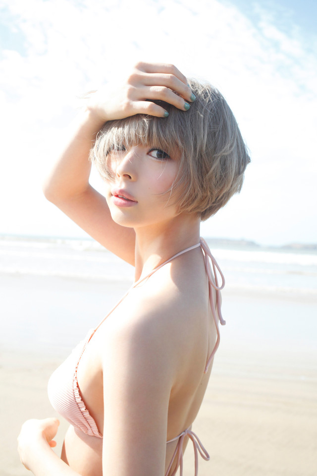 Moga Mogami to Release Her 2nd Photobook “MOGAMI”!